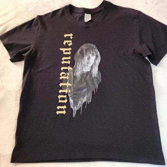 Taylor Swift Reputation Black Tshirt With Graphic Size Large - Picture 1 of 6